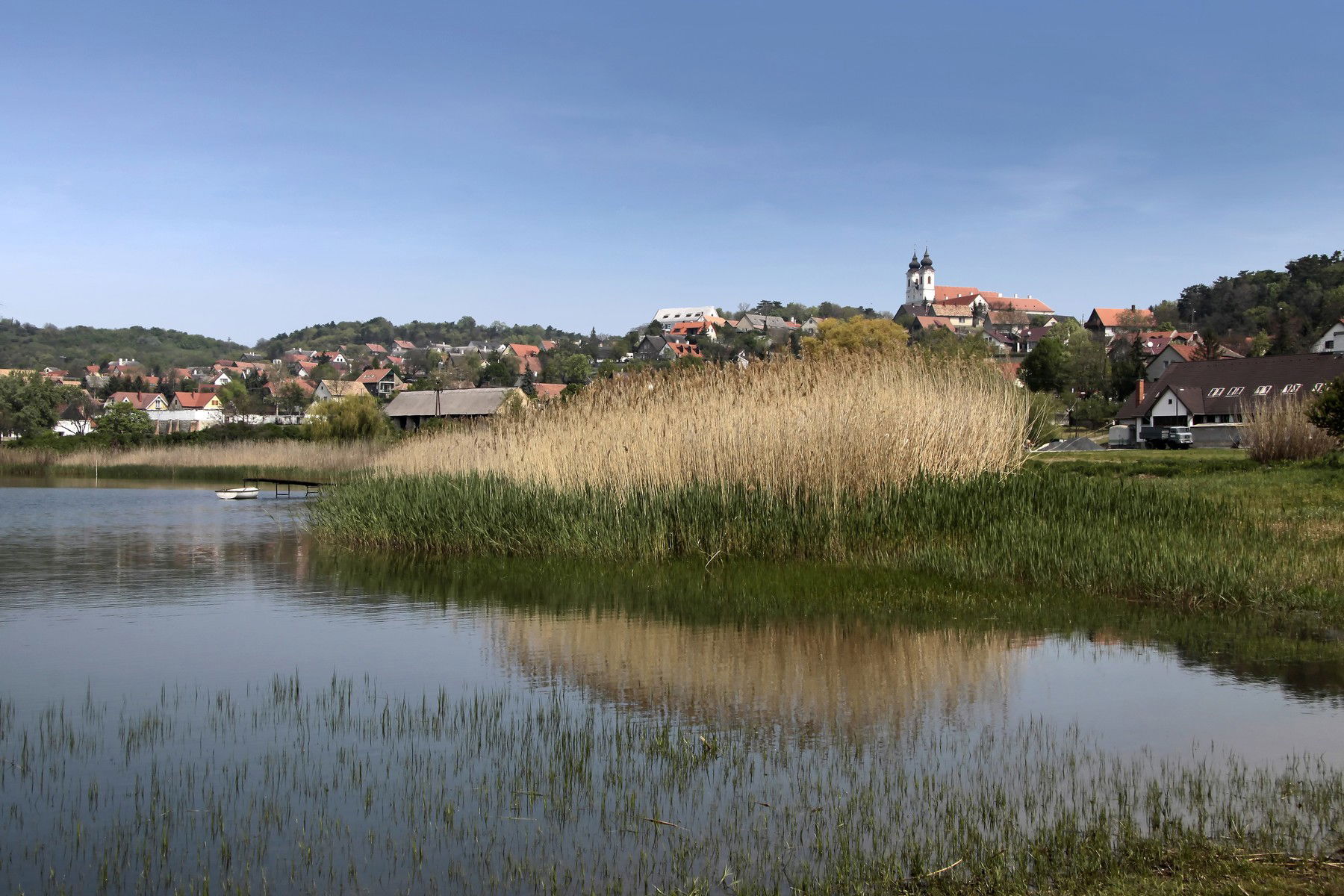 Titkos barlangra bukkantak a Balaton mellett, a hatóságok lezárták, teljes a csend
