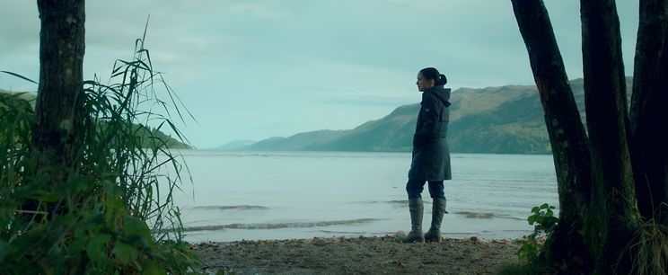A Netflix legújabb krimi-thrillere a skót felföld legnyomasztóbb rejtélyét tálcán nyújtja elénk