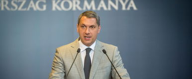 Lázár János nagyon el akarta kerülni a luxizást, de az órája rajta maradt