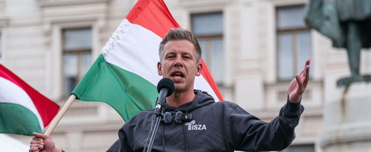 Bekapcsolva maradt Magyar Péter mikrofonja és minden kihallatszott, ezt nehéz lesz eltussolni