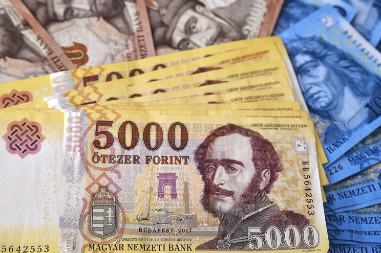 Elképesztő mire elég 5000 forint ebben az országban, egy átlag magyar is milliomos lenne