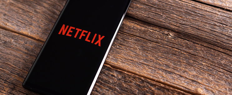 Jön a magyar Netflix? Rejtélyes plakátok lepték el az országot