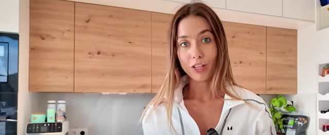 Darabjaira szedik a Lidl termékeit reklámozó influenszert, kiborultak a vásárlók