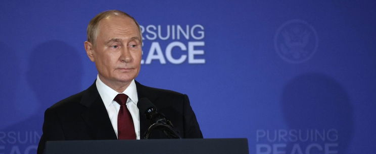 Ez az ember áll Putyin mögött, végre sikerült levideózni és ez sok mindent megmagyaráz