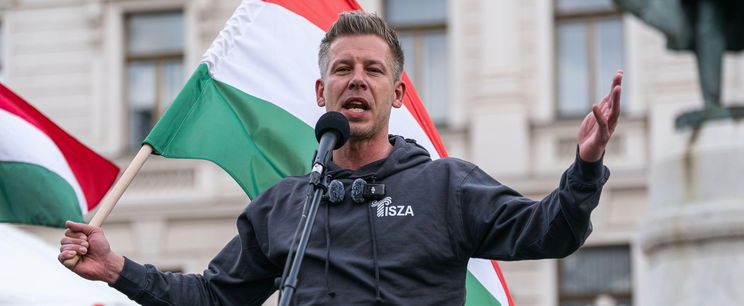 Akcióban a Zebra Digitális Polgári Kör, brutálisat égett Magyar Péter