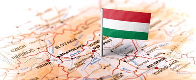 Egy angol humorista 3 szóval jellemezte a magyar történelmet, kiakadt az internet