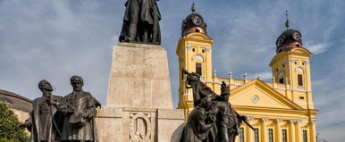 Kényszerleszállás Debrecen közepén, videón ahogy egy hibás légi jármű frászt hoz az emberekre
