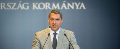 Lázár János váratlanul megjelent Felcsúton, mire Orbán Viktor majdnem leharapta a fejét