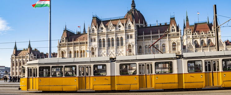 Rendkívüli jármű vágtatott végig Budapesten a villamos síneken, aki látta, meghökkent