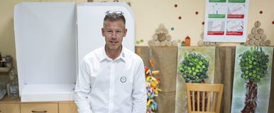 Magyar Péter hatalmas bejelentéssel és furcsa kinézettel sokkolta a híveit