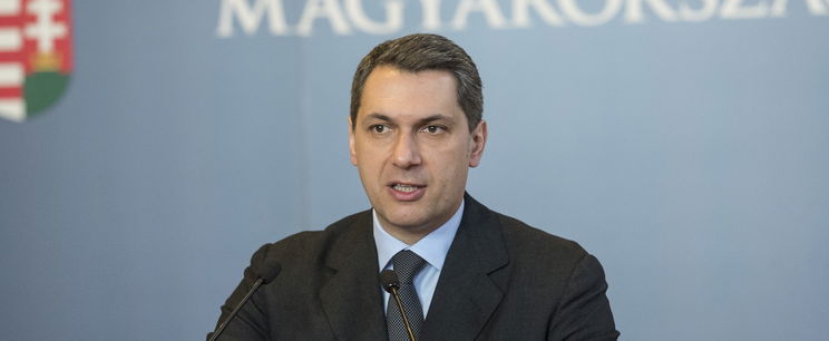 Nevetségessé tette a MÁV-ot Mészáros Lőrinc legnagyobb kritikusa, Orbán Viktor és Hatvanpuszta is belekeveredett