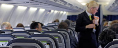 Kitépték a kommandósok az utasokat az ülésből a Ryanair járatán, életük végéig fizethetnek