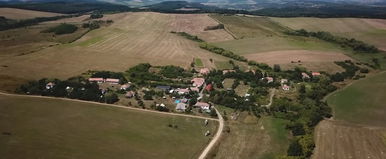 Van egy falu Magyarország közepén, ahol már nem beszélnek magyarul, rendkívüli az oka