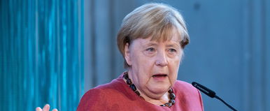 Nagyon furcsa dolgot szúrtak ki Angela Merkelen a Partizán interjúban, nem értik az emberek, miért csinálta