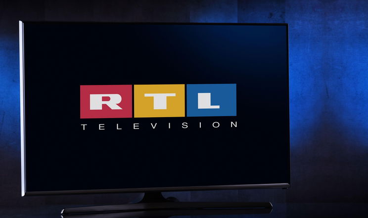 Váratlan dolog szakította meg az RTL Híradóját élő egyenes adásban, a híradós mondja el a különleges alkalom körülményeit