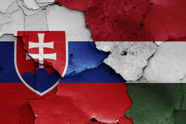 Ezért hasonlít annyira a magyar és a szlovák zászló, teljesen lesokkolsz az igazságtól