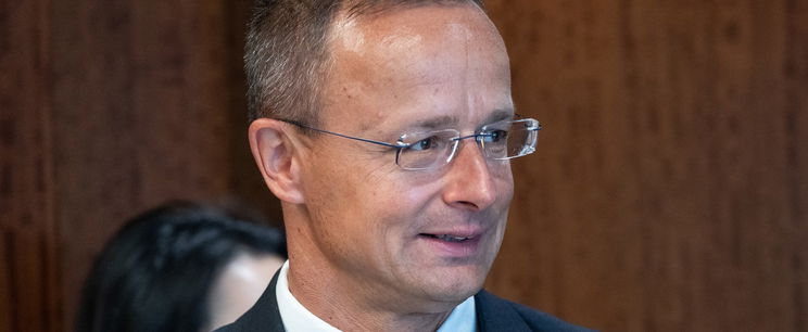 Szijjártó Péter pusztítót szólt a Parlamentben, örül a Fidesz