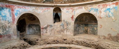 Hozzáért egy ősi tárgyhoz Pompeii-ben, azonnal beteg lett a nő