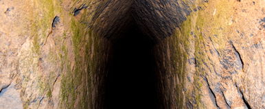 Idegen lényt látott az egyiptomi piramisban egy férfi, miután bezárták oda egy éjszakára, elmondta, hogy nézett ki