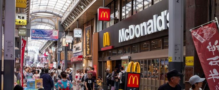 Bement 3000 forrinttal egy japán McDonaldsba, hihetetlen mit adtak neki az étteremben
