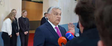 Perzselő paródiavideó érkezett a Békemenet és a Nemzeti menet létszámháborújáról, nem akárki adja elő