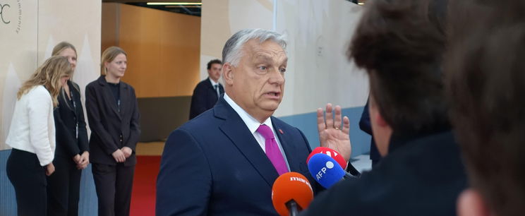 Perzselő paródiavideó érkezett a Békemenet és a Nemzeti menet létszámháborújáról, nem akárki adja elő