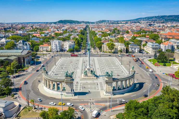 Külföldön felépítették a Hősök tere mását, kegyetlen a látvány
