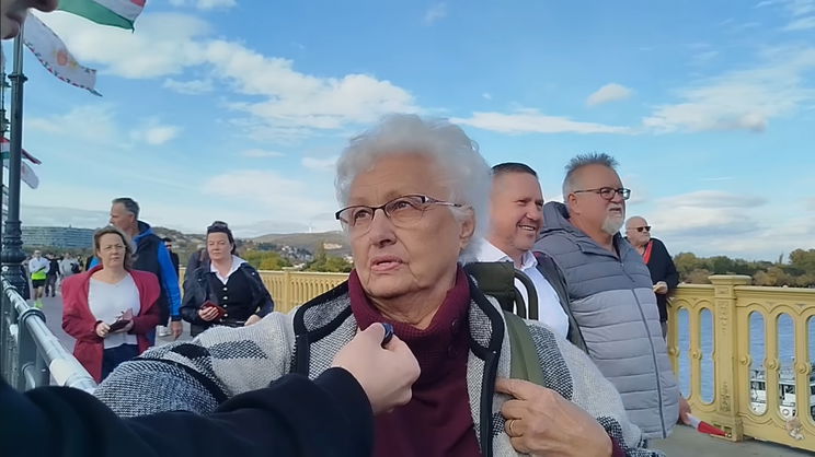 Elképesztő dolog derült ki az Orbán-édesanya interjú készítőjéről, valószínűleg nincs még egy ilyen ember az országban