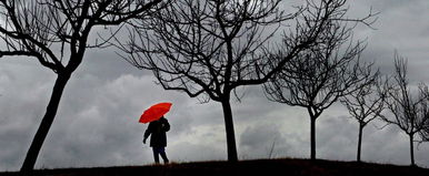 Nagyot zuhan a hőmérséklet, közölték a napot, esővel zúdul ránk a változás