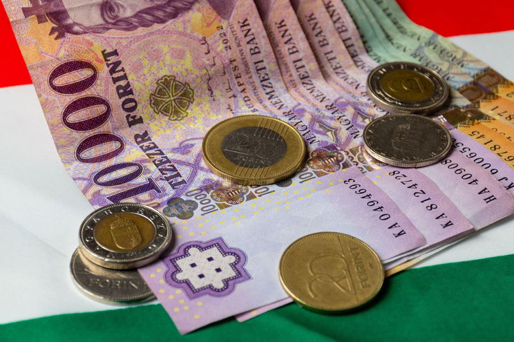 Nem akármi derült ki a 14. havi nyugdíjról, leleplezték a Fidesz csodafegyverét