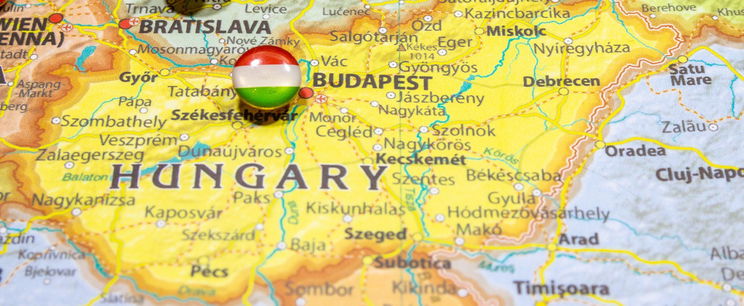 Példátlan dolog jelent meg Magyarországon, mindenki azonnal a kamerájáért nyúlt, egy kisvárosban az utcán szúrták ki