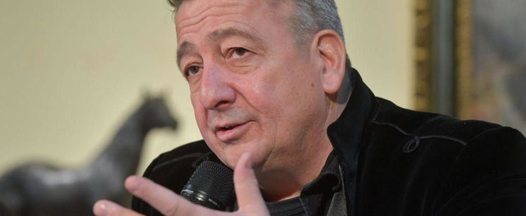 Ez az eredeti végzettsége Bayer Zsoltnak, a jobboldal ikonikus publicistájának, ebből szerzett diplomát