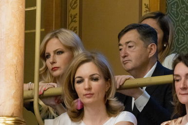 Olyan dolog derült ki Várkonyi Andrea és Mészáros Lőrinc intim pillanatairól hogy csak pislogunk, egy könyvben írtak róluk