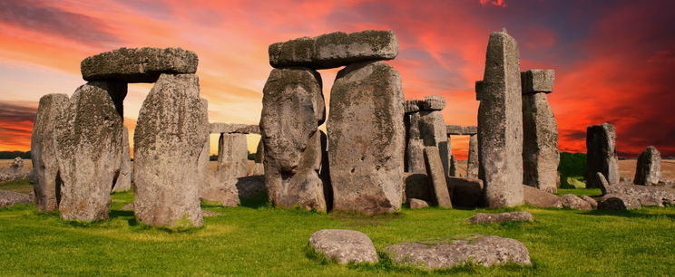 Világszenzáció, megfejtették Stonehenge titkát, földbedöngölő az igazság, még a legendás Arthur királyhoz is köze lehet