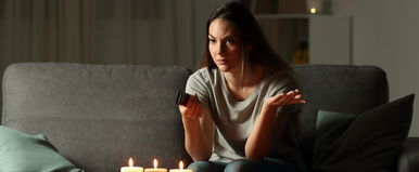 Botrány a Megasztárban, a műsorvezető szólt be a zsűrinek, tévétörténelmi pillanat