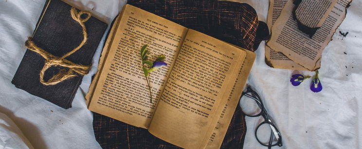 Ez az első magyar szó, 1600 éve írták el, irtózatos jelentése van