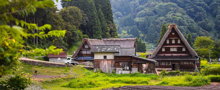 Felrobbantotta az internetet a magyar falu, ahol pénzért bármit megtehetsz, itt a videó a részletekről