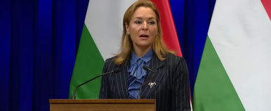 Kellemetlen jelenet szakította meg a Kormányinfót, Vitályos Eszter vágott közbe hirtelen, kikerült a videó