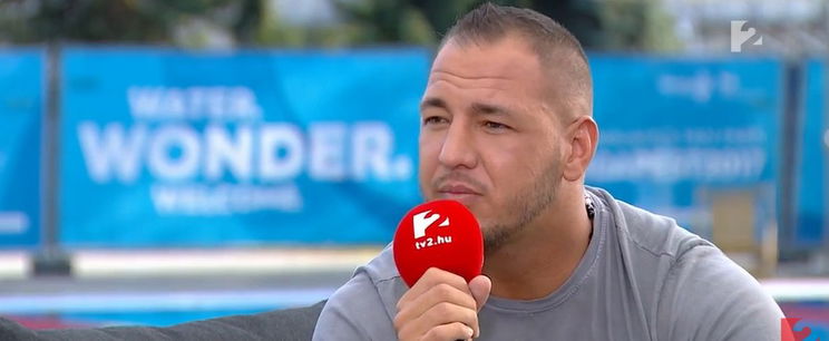 A TV2 kamerája ezt nem vehette már, a Curtis-ügy legkeményebb pillanata akkor következett be