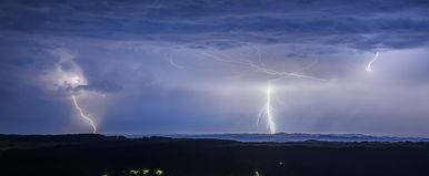 40 mm eső csap le 11 vármegyére, durva hatása lesz az érkező ciklonnak, káosz Magyarország térképén - Időjárás-előrejelzés