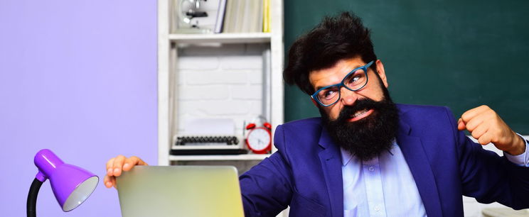 Itt a legdurvább magyar szó, még a szótárakba sem merték belerakni, senki nem tudja helyesen leírni