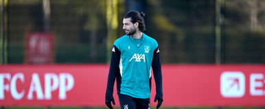 Arne Slot lesokkolt mindenkit Szoboszlaival a sajtótájékoztatón, a magyar riporter azonnal kirohant a teremből