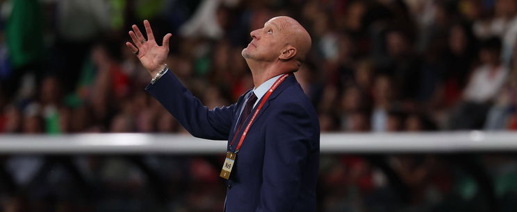 Rendkívül szokatlan felvételek kerültek ki, így jelentették be Marco Rossi maradását a köztévén, itt a videó