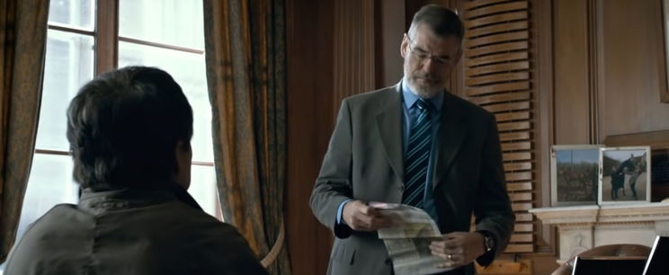 Ezt a filmet úgy zabálják a nézők, hogy a toplisták is összeomlottak, Jackie Chan és Pierce Brosnan olyan hajszát hozott, amire senki sem számított