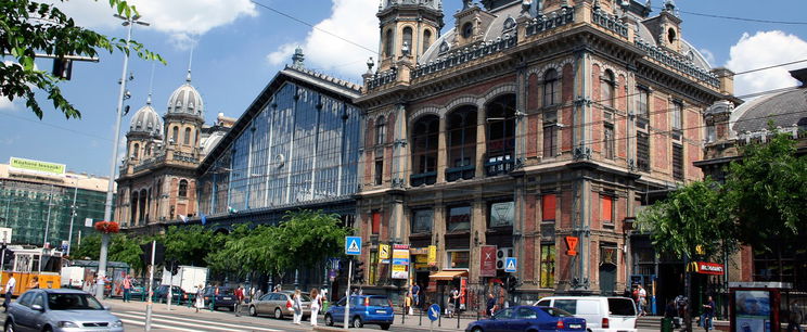 A külföldi olyat mondott a Nyugati-pályaudvarról, amitől köpni-nyelni nem tudunk, példátlan, ahogy hívta