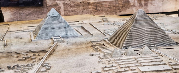 Itt a bizonyíték, végig hazudtak az emberiségnek az egyiptomi piramisokról? 3 idegen tárgy sokkolja a tudományos világot