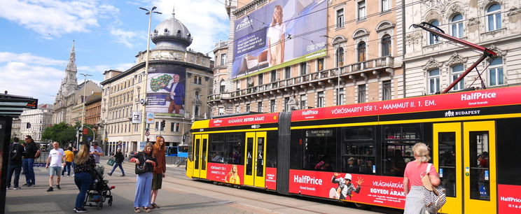 Kettévágták Budapest leghíresebb utcáját, totálisan megváltozott a belváros látképe
