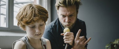 A gyerek csak belépett apja munkahelyére, ami ott történt, arra senki nem volt felkészülve