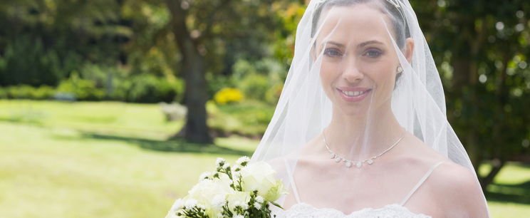 A menyasszony az oltár felé indult, majd előkerült egy fotó, amitől mindenki ledermedt