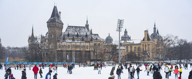 Döbbenetes videó készült a városligeti jégpályáról kora reggel, még senki nem volt a helyszínen